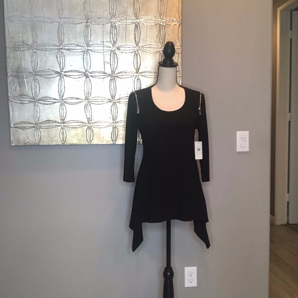 Top - Picture 1 of 2